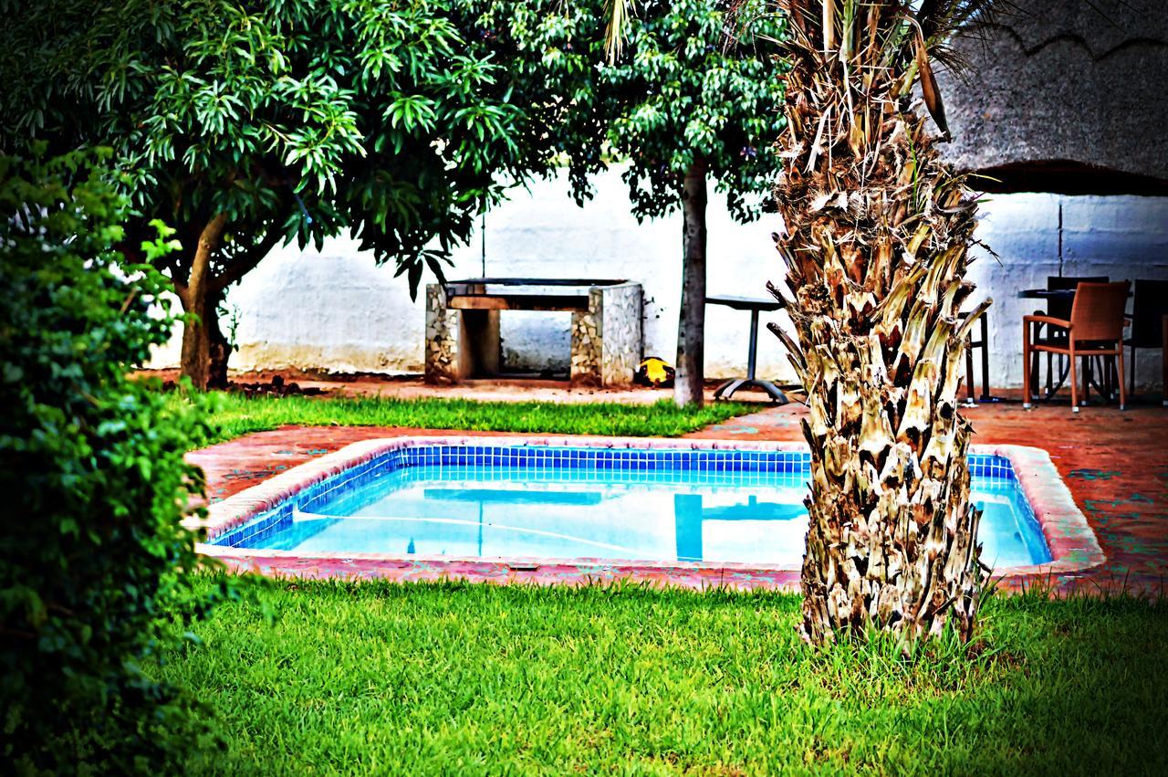 Cosy Palms Acomodação com café da manhã Gaborone Exterior foto