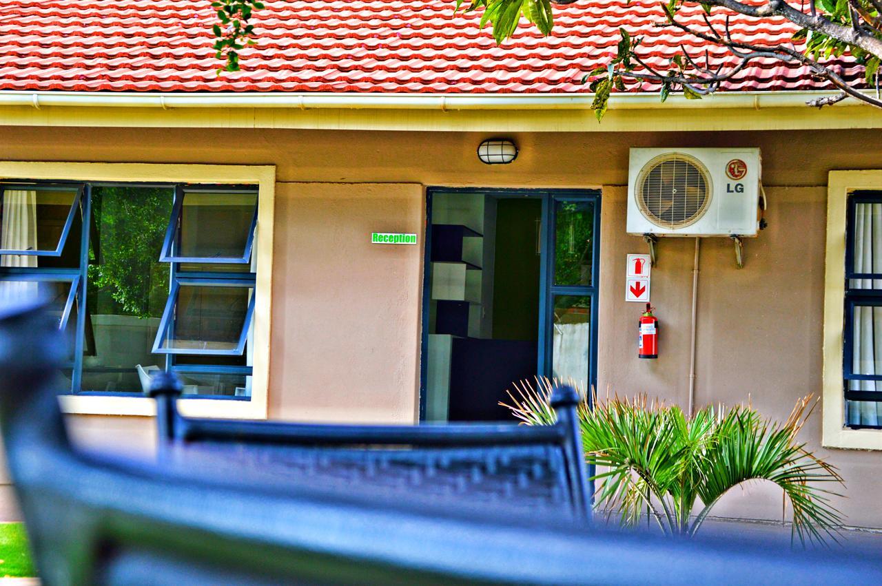 Cosy Palms Acomodação com café da manhã Gaborone Exterior foto